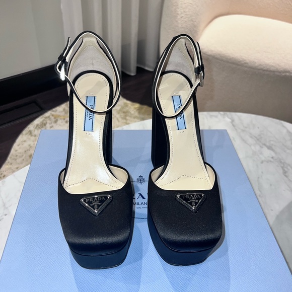 Prada satin block heel shoe - Picture 2 of 4